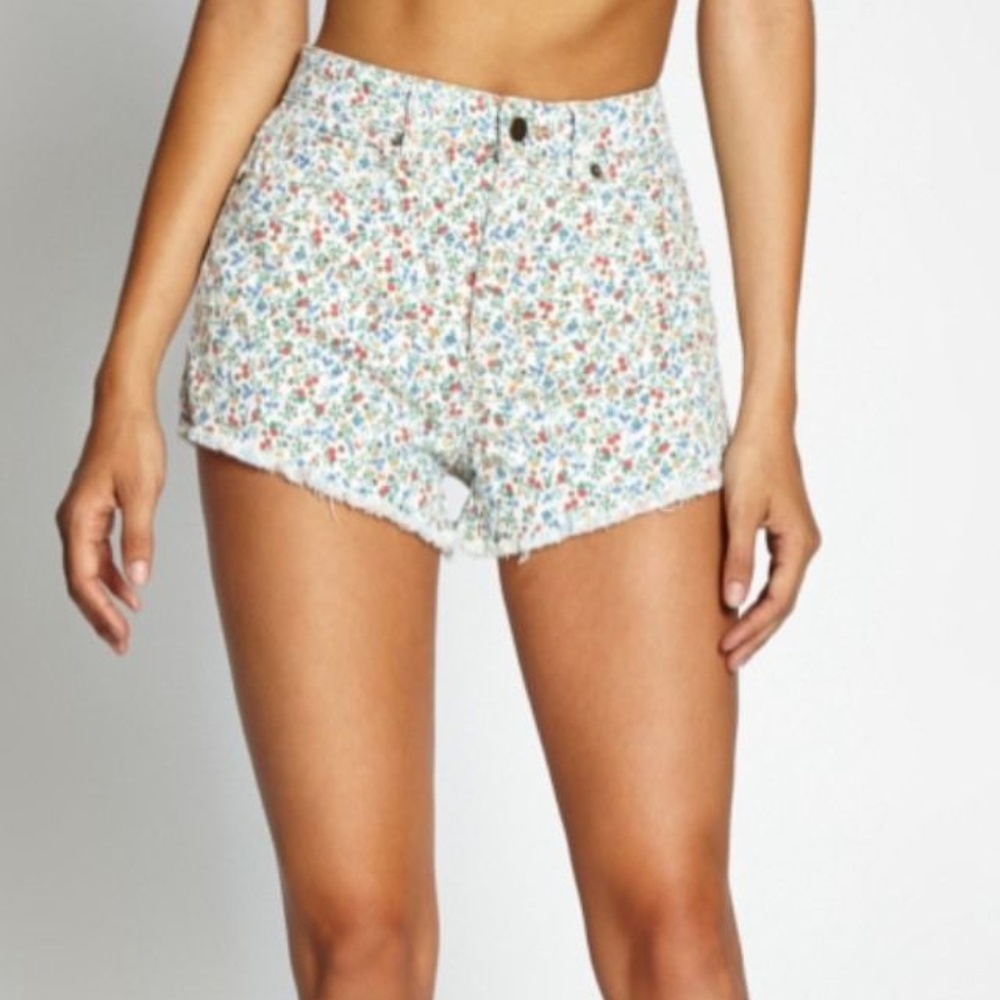 1981 New Guess Ditsy cut off Floral Flower Shorts